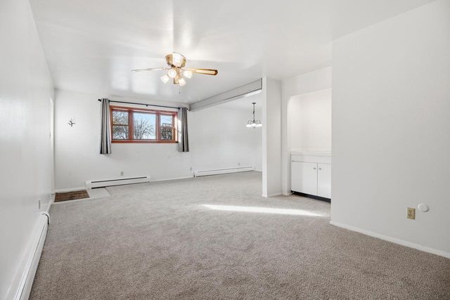 1963 Cascade DRIVE, Waukesha, WI 53188