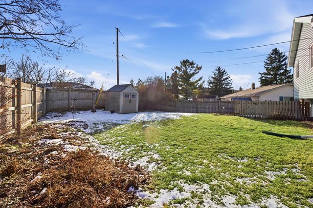 1963 Cascade DRIVE, Waukesha, WI 53188