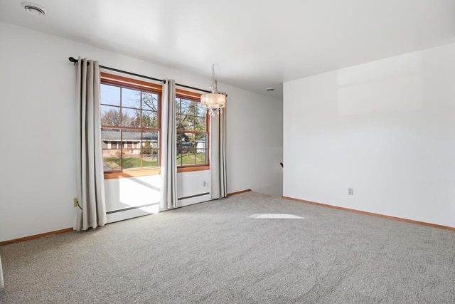 1963 Cascade DRIVE, Waukesha, WI 53188