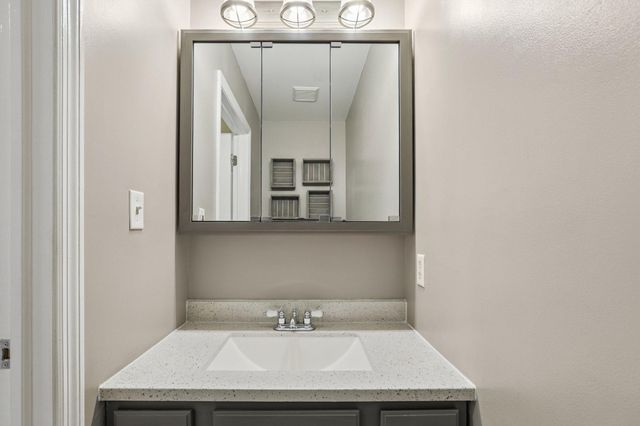 410 KENTUCKY TRL, Browns Mills, NJ 08015