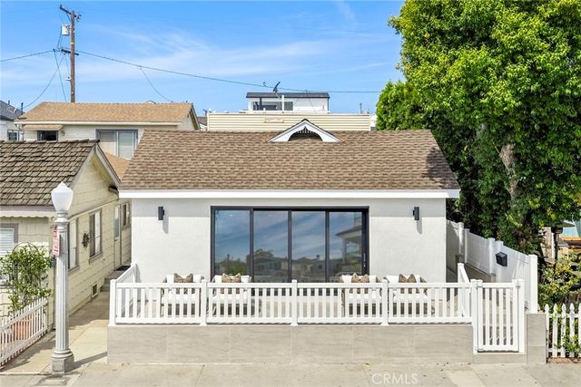 121 Marine Avenue