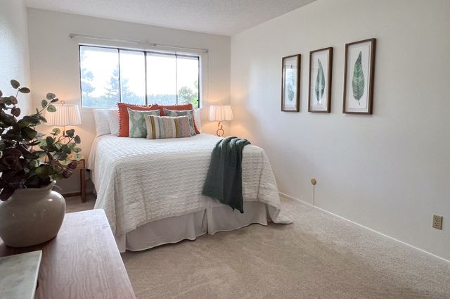 3055 Trinity 421, Los Alamos, NM 87544