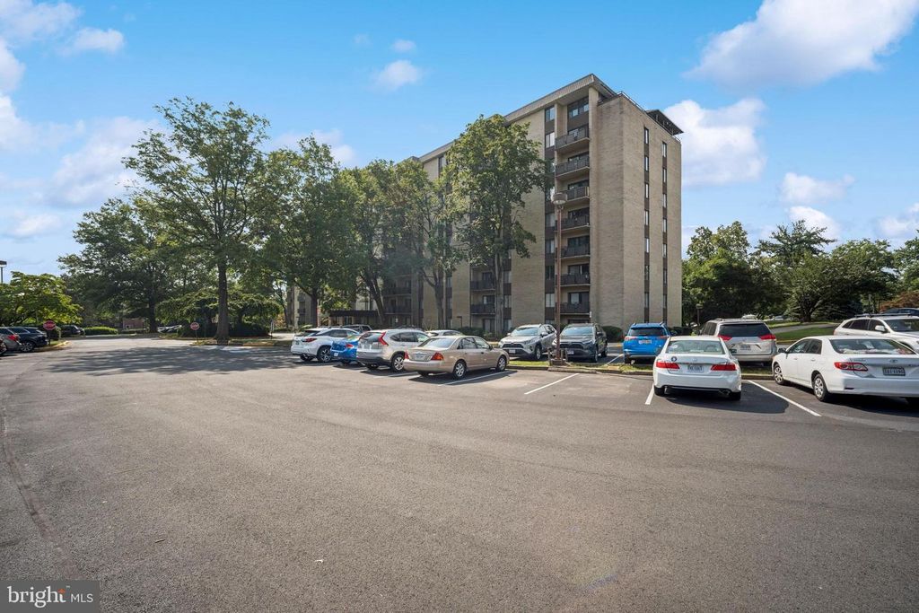 6001 ARLINGTON BLVD #313, Falls Church, VA 22044