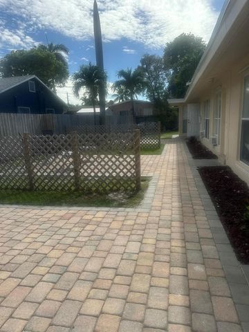 1505 NE 15th Avenue 1-2, Fort Lauderdale, FL 33304