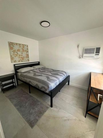 1505 NE 15th Avenue 1-2, Fort Lauderdale, FL 33304