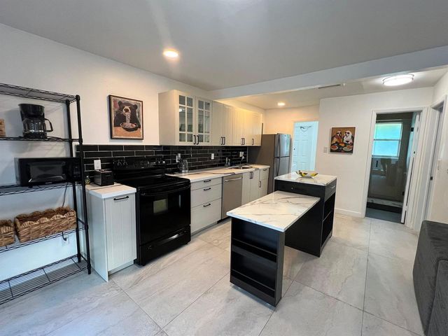 1505 NE 15th Avenue 1-2, Fort Lauderdale, FL 33304