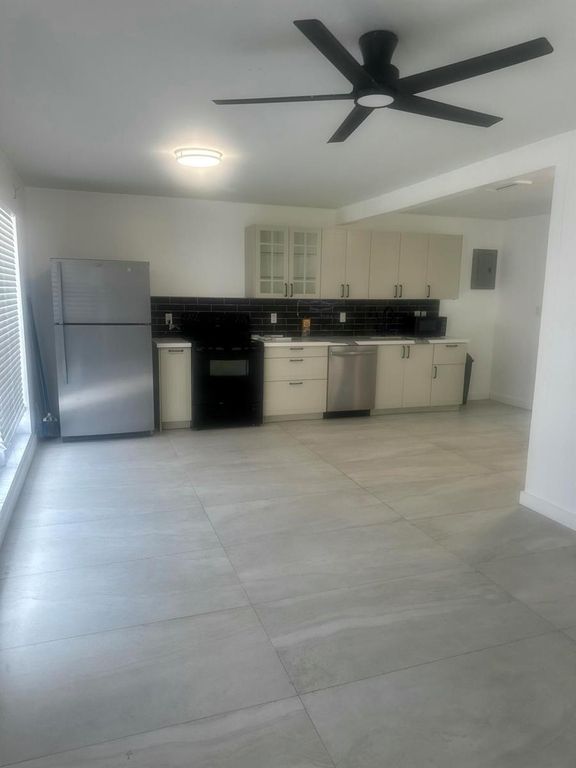 1505 NE 15th Avenue 1-2, Fort Lauderdale, FL 33304