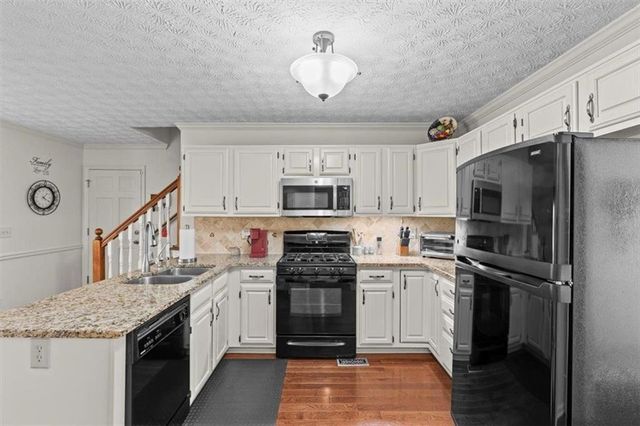 4819 Thornwood NW Drive, Acworth, GA 30102