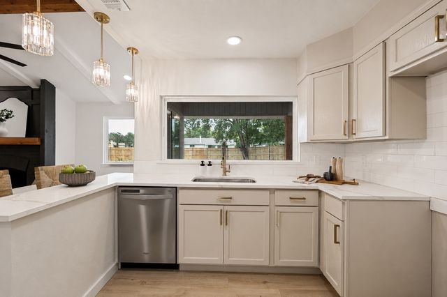 641 Stroud Lane, Garland, TX 75043