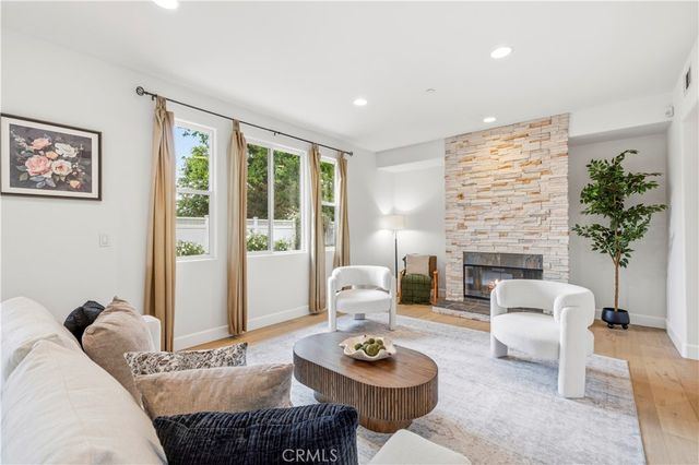 10052 Heatherglen Court, Northridge, CA 91325