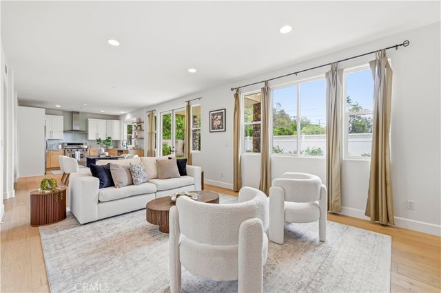 10052 Heatherglen Court, Northridge, CA 91325