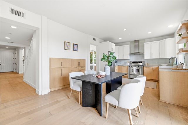 10052 Heatherglen Court, Northridge, CA 91325
