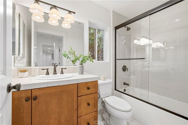 10052 Heatherglen Court, Northridge, CA 91325