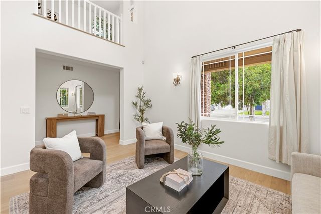 10052 Heatherglen Court, Northridge, CA 91325