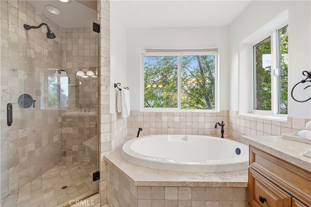 10052 Heatherglen Court, Northridge, CA 91325