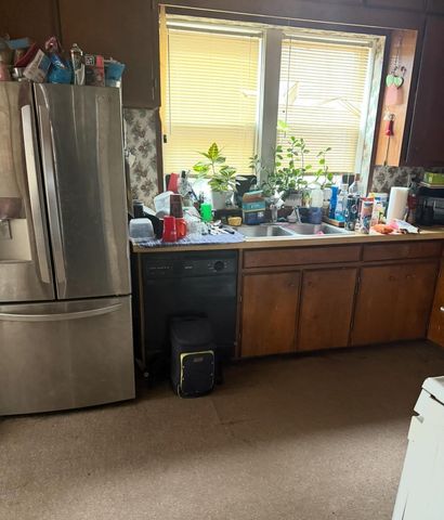 203 Rosebud Avenue, Waterloo, IA 50701