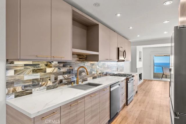 21751 Ocean Vista Dr, Laguna Beach, CA 92651