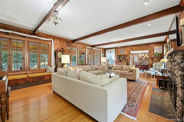 2064 N Country Road, Wading River, NY 11792