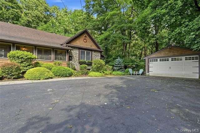 2064 N Country Road, Wading River, NY 11792