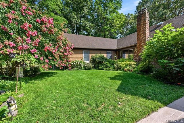 2064 N Country Road, Wading River, NY 11792