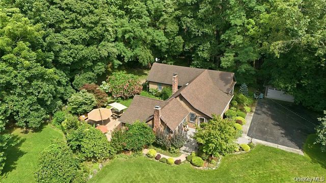 2064 N Country Road, Wading River, NY 11792