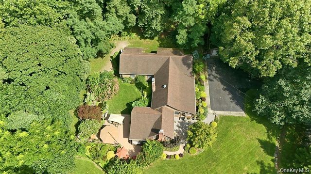 2064 N Country Road, Wading River, NY 11792