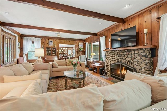 2064 N Country Road, Wading River, NY 11792