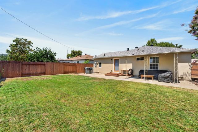2520 23rd Ave, Sacramento, CA 95820