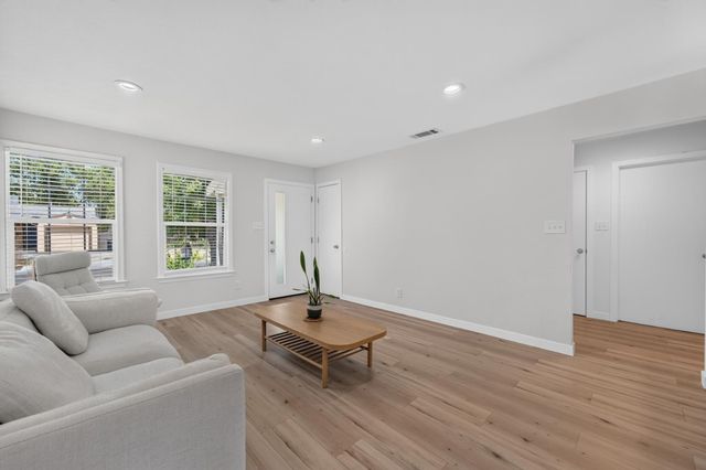 2520 23rd Ave, Sacramento, CA 95820
