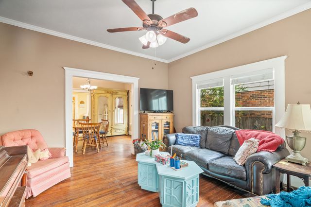 1025 Haines Avenue, Dallas, TX 75208