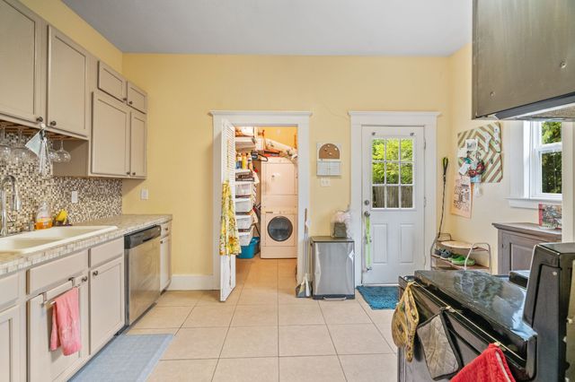 1025 Haines Avenue, Dallas, TX 75208