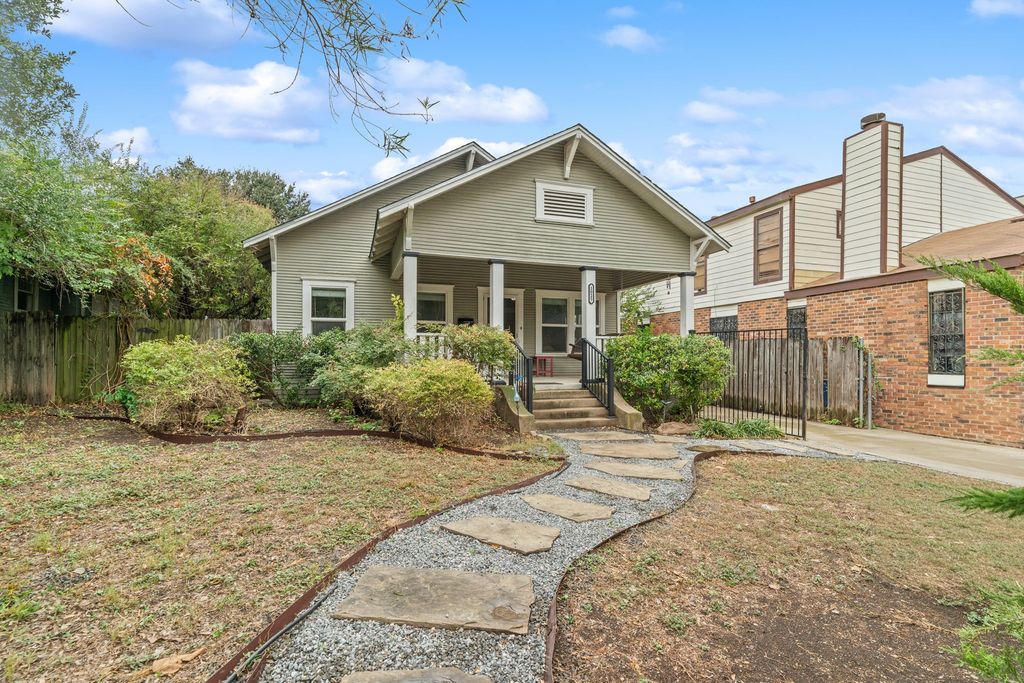 1025 Haines Avenue, Dallas, TX 75208