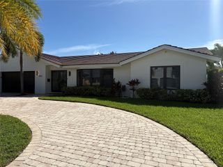 4000 NE 24th Ave, Lighthouse Point, FL 33064