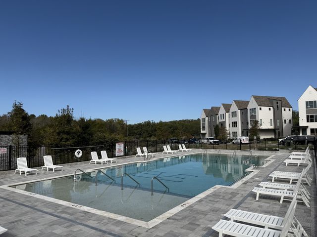 251 Arrowhead Dr, Nashville, TN 37216