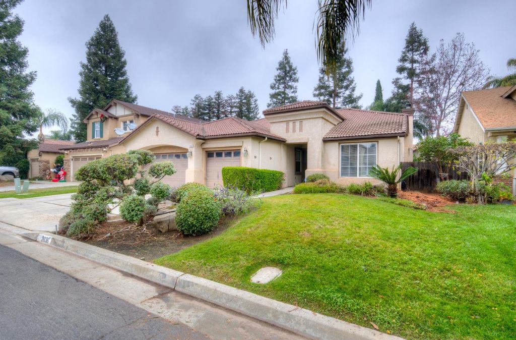 Image 1 of property listing at 2636 E Houston Avenue, Fresno, CA 93720