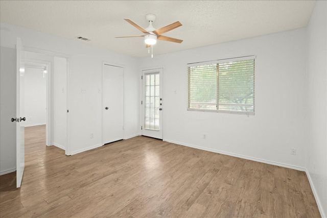 220 Sailmaster ST A, Lakeway, TX 78734