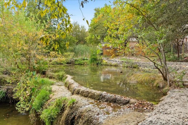 220 Sailmaster ST A, Lakeway, TX 78734