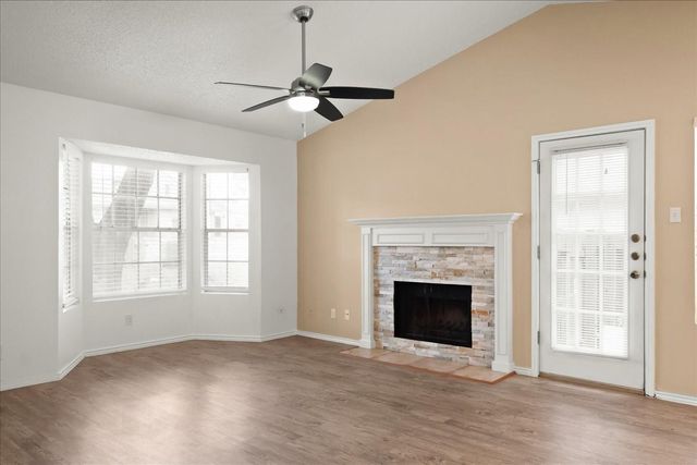 220 Sailmaster ST A, Lakeway, TX 78734