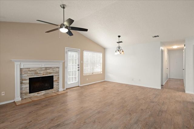 220 Sailmaster ST A, Lakeway, TX 78734