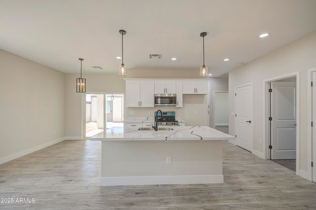 9401 W CORONADO Drive, Arizona City, AZ 85123