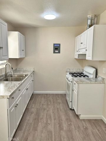 1227 W Brook, Santa Ana, CA 92703