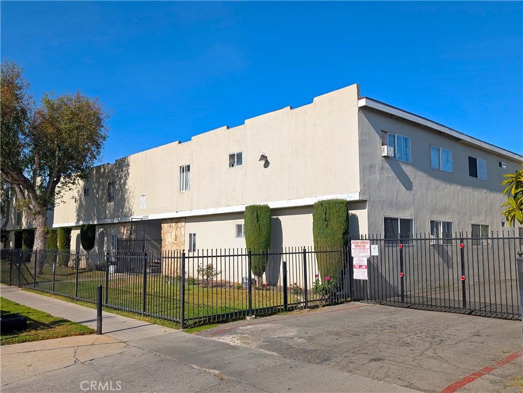 1227 W Brook, Santa Ana, CA 92703