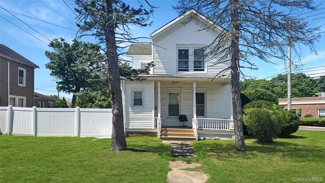 76 Oak Street, Patchogue, NY 11772