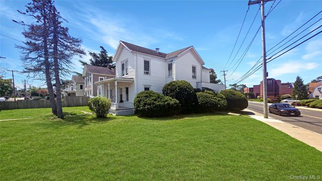 76 Oak Street, Patchogue, NY 11772
