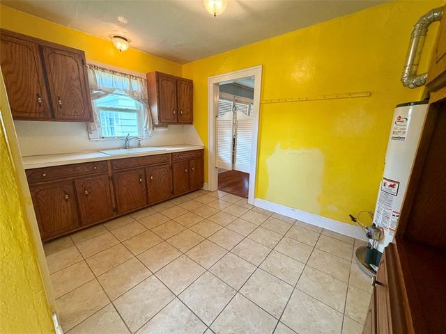 910 Overland Court, Shawnee, OK 74801