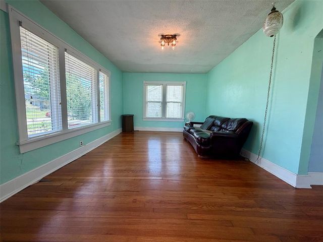 910 Overland Court, Shawnee, OK 74801