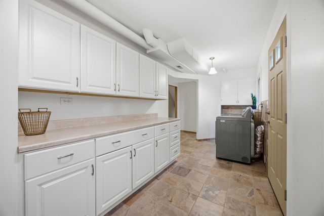 3121 W 84th Street, Bloomington, MN 55431