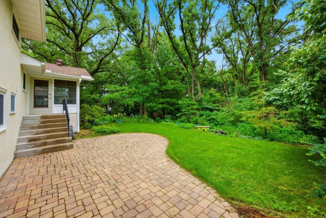 3121 W 84th Street, Bloomington, MN 55431
