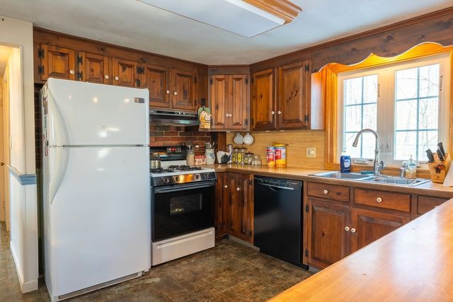 5 Kimball St, Littleton, MA 01460