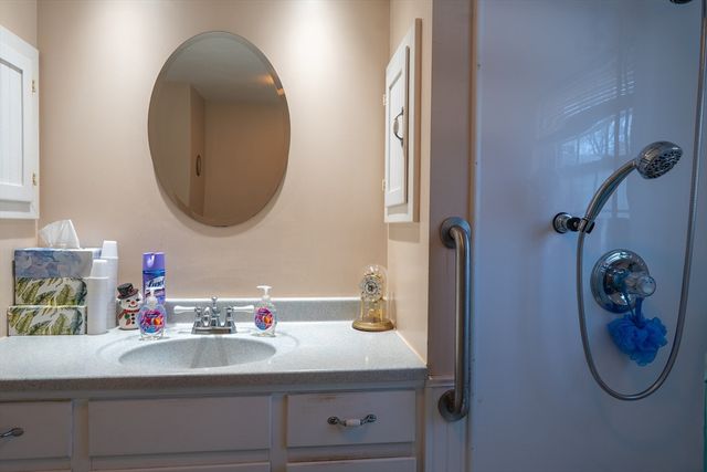 5 Kimball St, Littleton, MA 01460